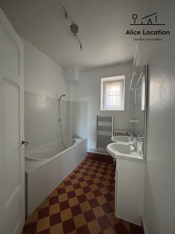 Appartement - 67 m² - 3 pièces