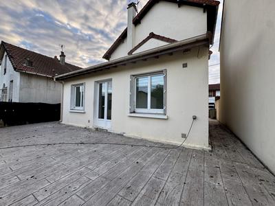 Maison - 82 m² - 5 pièces