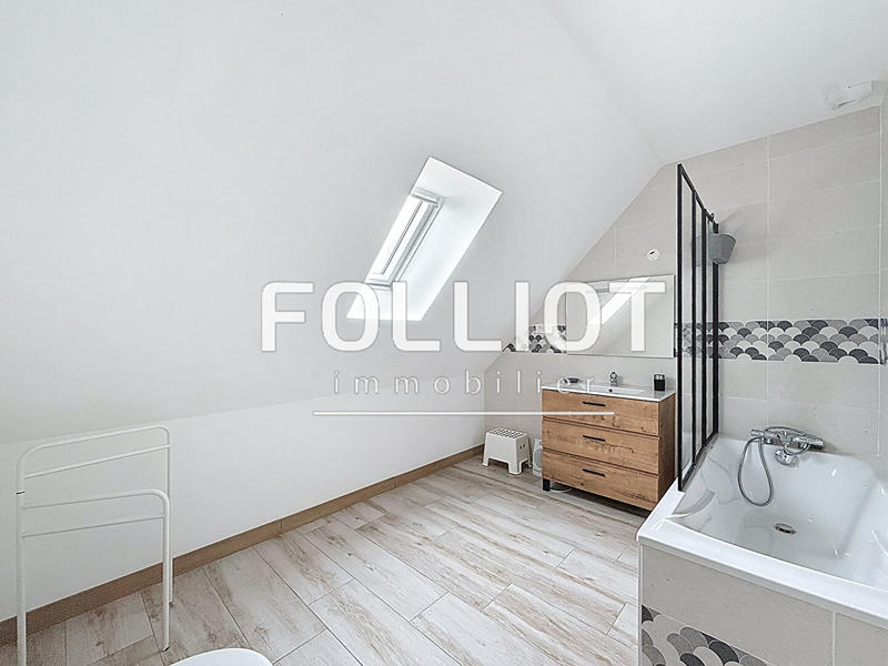 Maison - 94 m² - 5 pièces