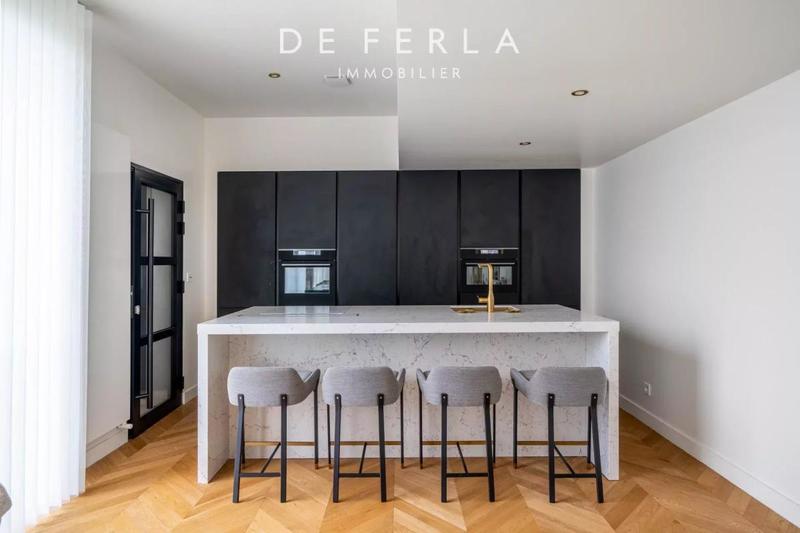 Villa - 130 m² - 8 pièces