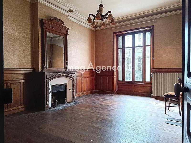 Maison - 210 m² - 7 pièces