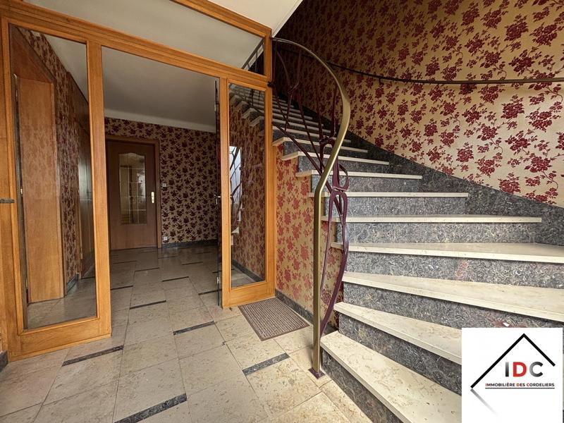 Maison - 198 m² - 5 pièces