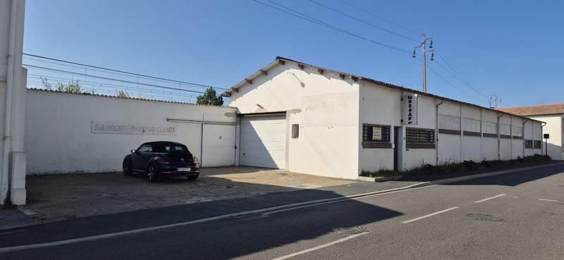 Entrepôt - 252 m² - 4 pièces