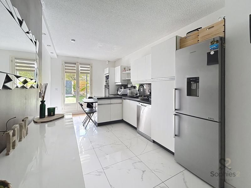 Appartement - 80 m² - 4 pièces