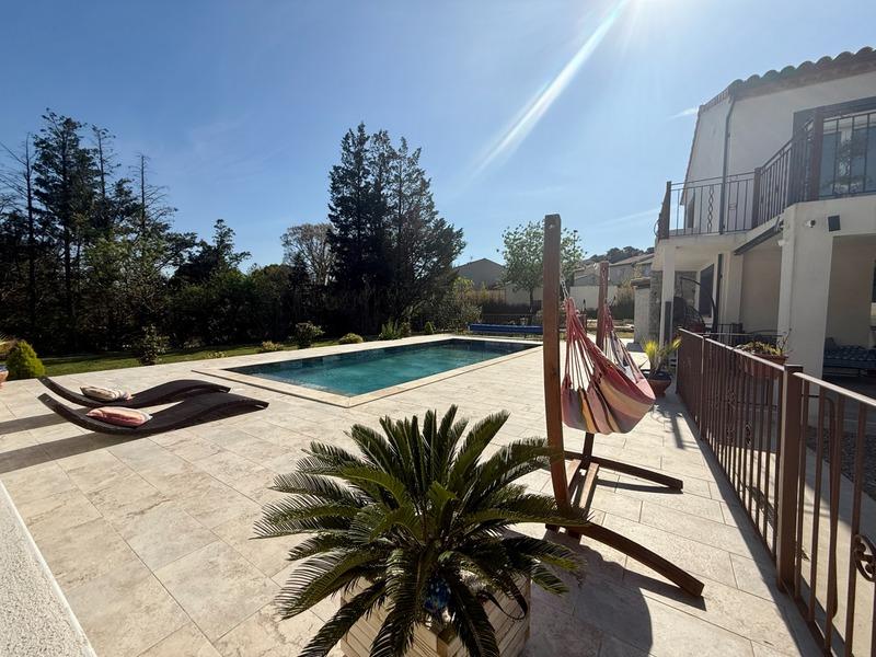 Villa - 194 m² - 9 pièces