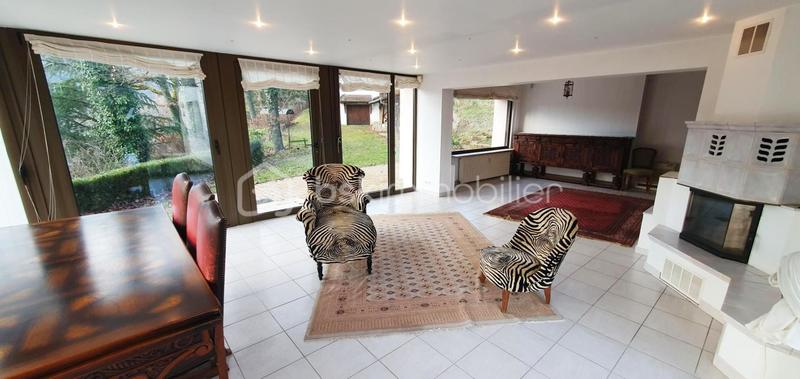 Propriété - 312 m² - 7 pièces