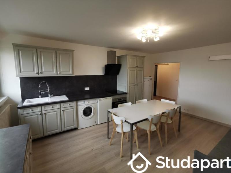 Chambre - 10 m² - 1 pièce