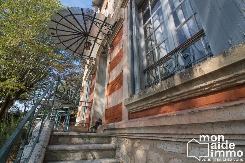 Maison - 230 m² - 10 pièces