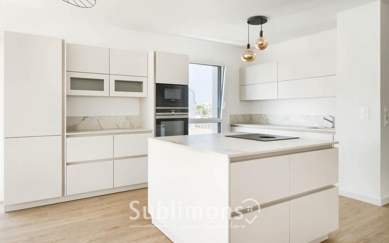 Appartement - 161 m² - 5 pièces