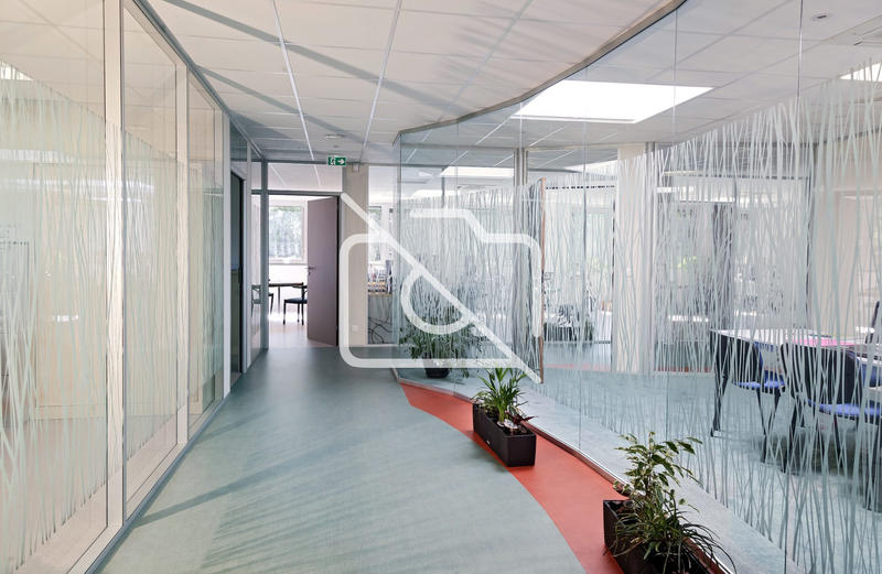 Entrepôt - 1 500 m²