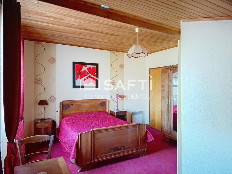 Maison - 219 m² - 9 pièces