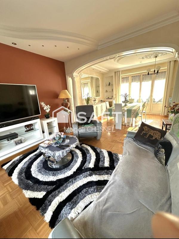 Maison - 195 m² - 9 pièces