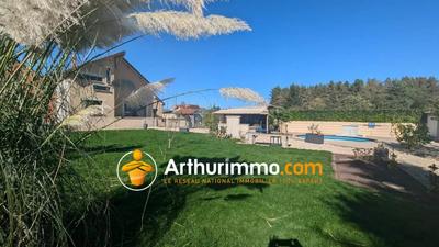 Maison - 284 m² - 10 pièces