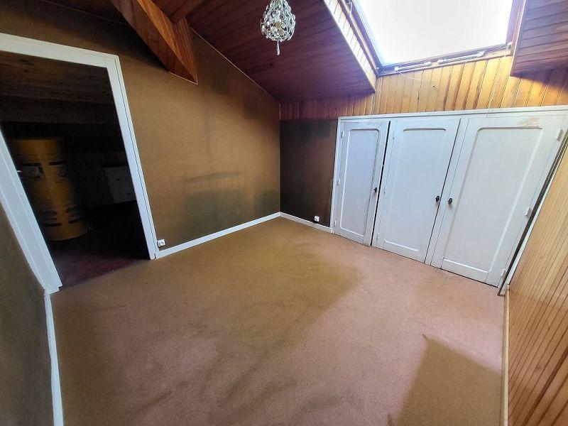 Maison traditionnelle - 255 m² - 11 pièces