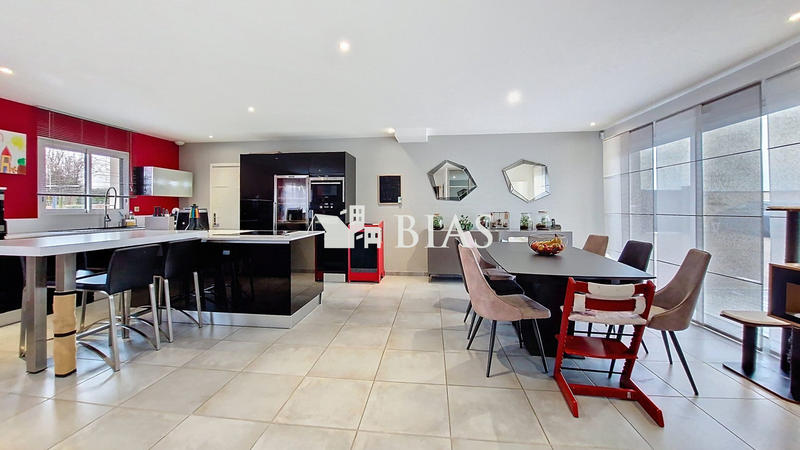 Maison - 146 m² - 6 pièces