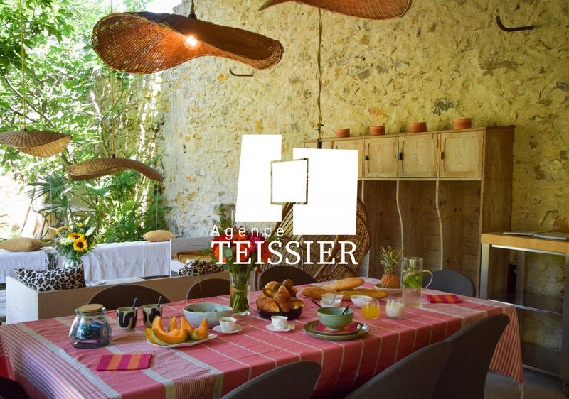 Maison - 434 m² - 11 pièces