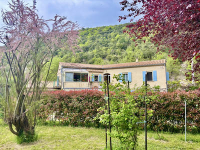 Maison - 204 m² - 8 pièces