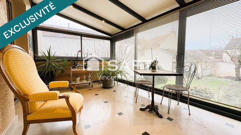 Maison - 235 m² - 8 pièces