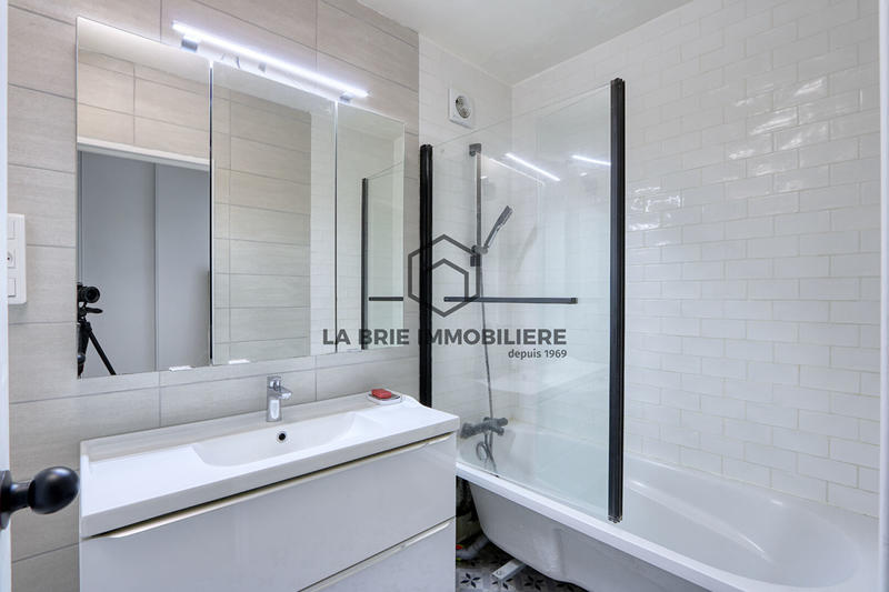 Appartement - 77 m² - 4 pièces