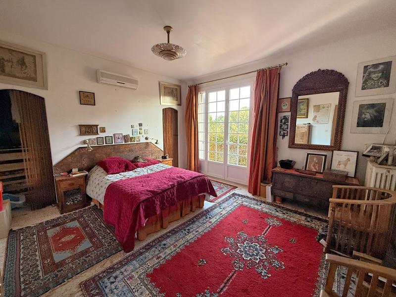 Maison traditionnelle - 368 m² - 11 pièces