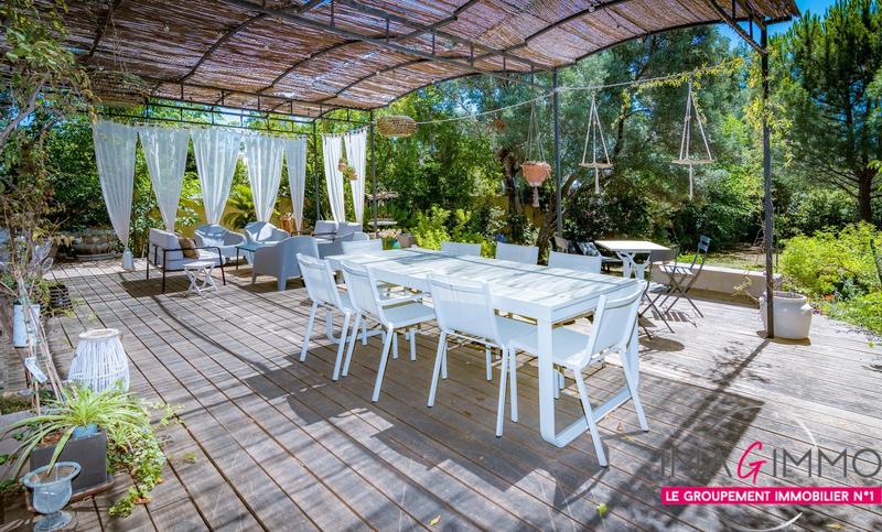 Maison - 213 m² - 6 pièces