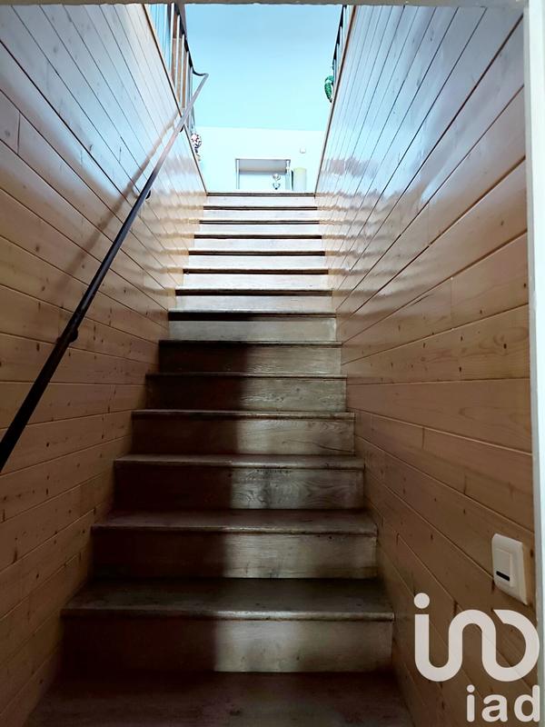 Maison - 240 m² - 8 pièces