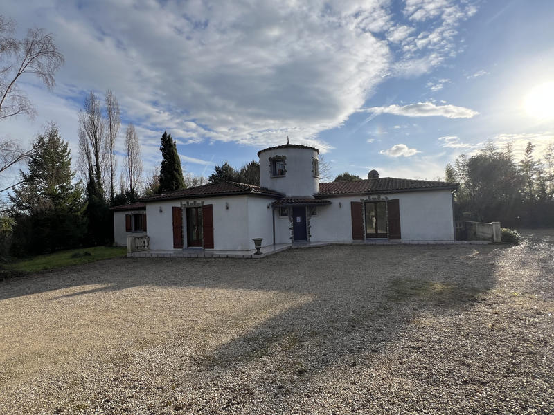 Maison - 140 m² - 5 pièces