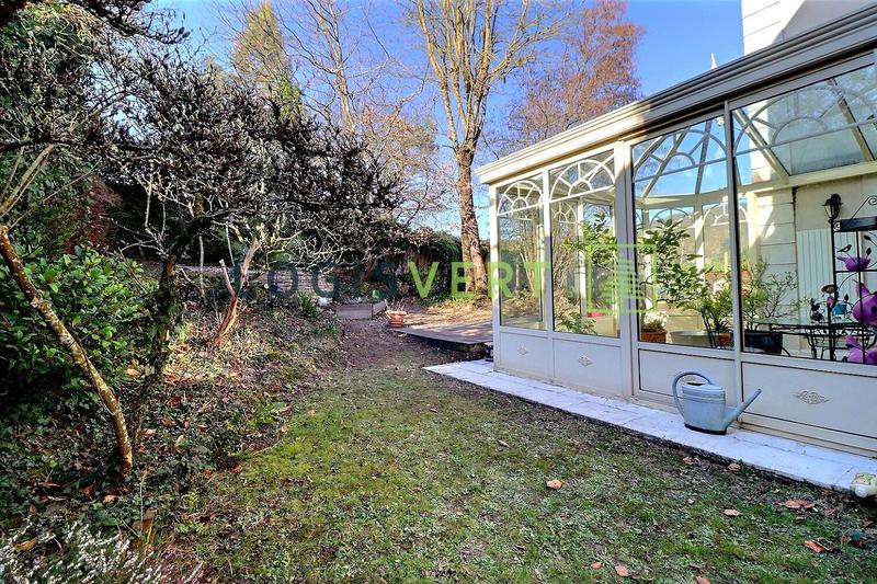 Maison - 225 m² - 9 pièces