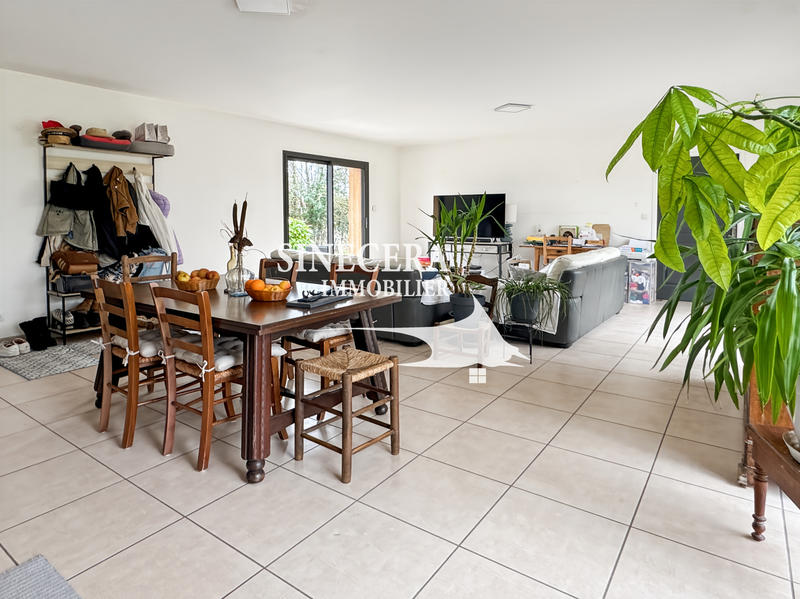 Villa - 220 m² - 10 pièces