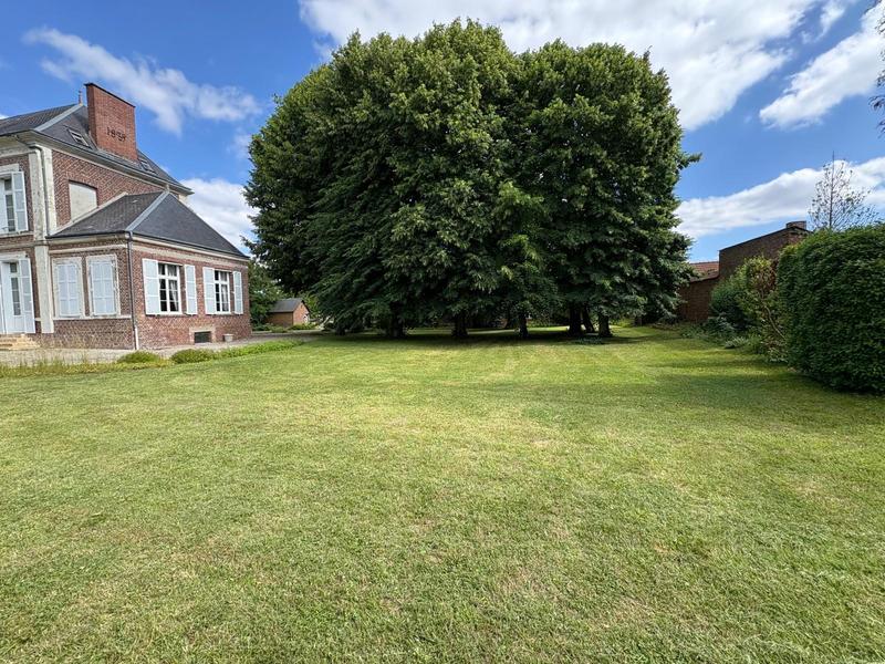 Maison - 266 m² - 8 pièces