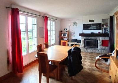 Maison - 146 m² - 7 pièces