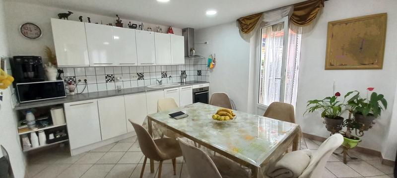 Maison - 90 m² - 5 pièces