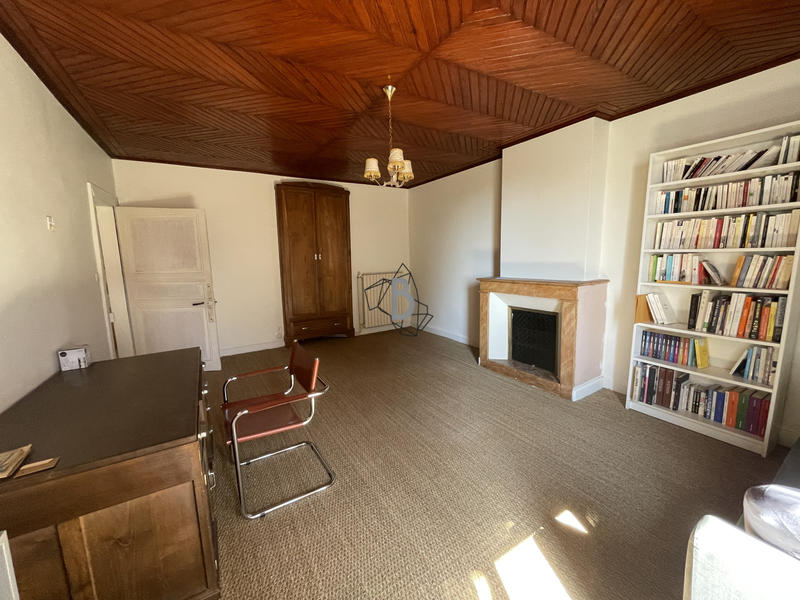 Maison - 240 m² - 8 pièces