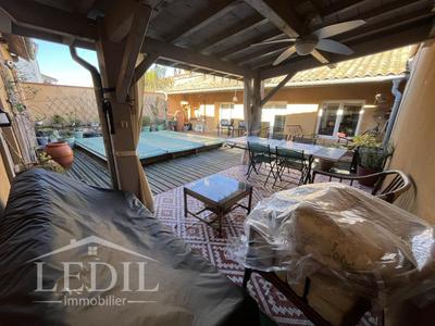 Maison de ville - 201 m² - 5 pièces