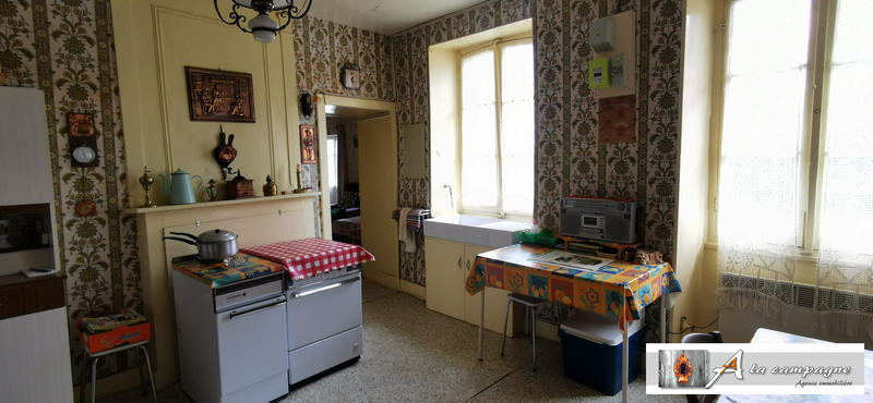 Maison - 200 m² - 11 pièces