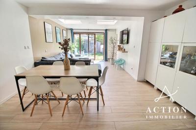 Maison - 85 m² - 5 pièces