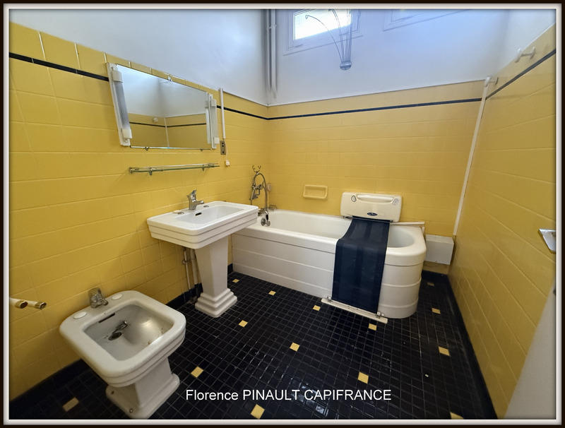 Maison - 176 m² - 8 pièces