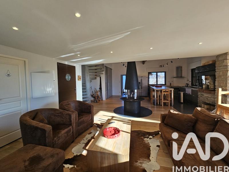 Châlet - 287 m² - 10 pièces