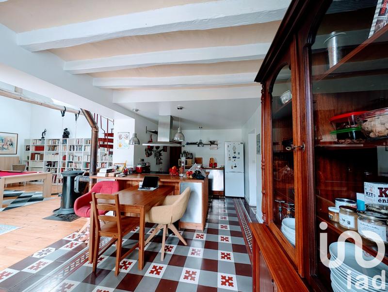 Maison - 210 m² - 6 pièces