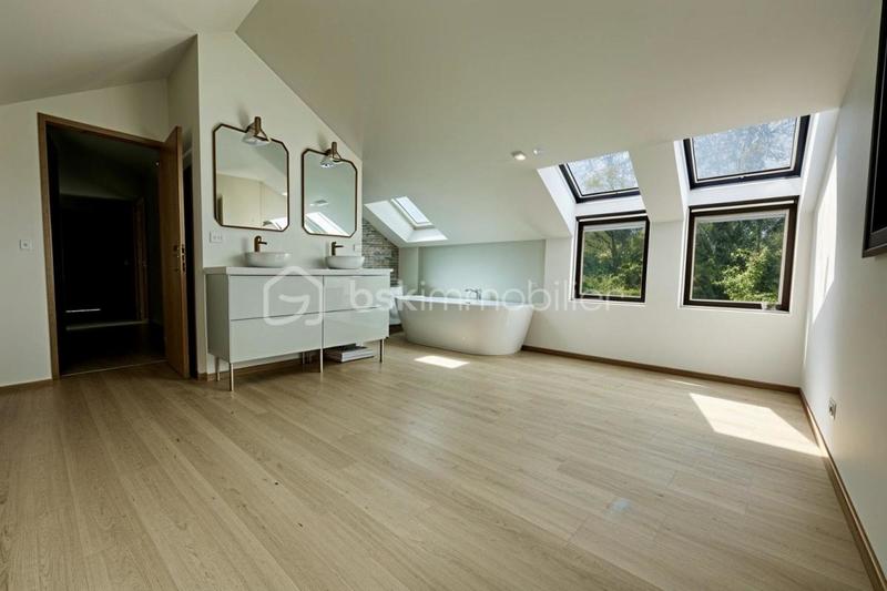 Maison - 144 m² - 7 pièces