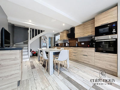 Maison - 140 m² - 5 pièces