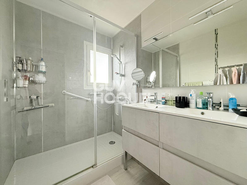 Appartement - 101 m² - 5 pièces