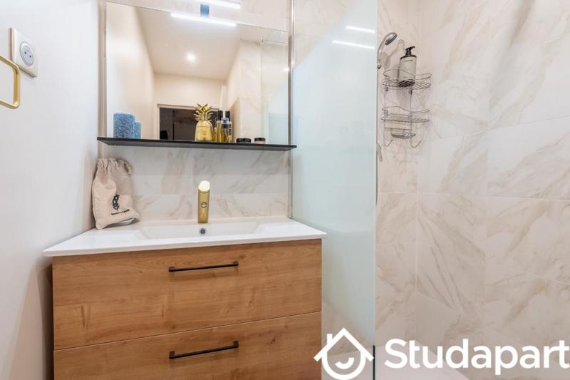 Chambre - 9 m² - 1 pièce