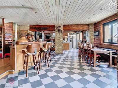 Propriété - 360 m² - 10 pièces