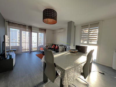 Appartement - 94 m² - 4 pièces