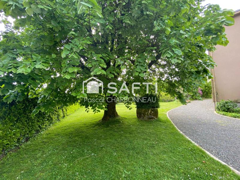 Maison - 310 m² - 10 pièces