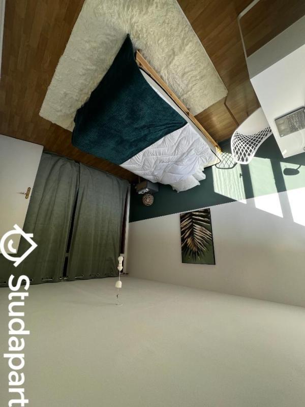 Chambre - 10 m² - 1 pièce