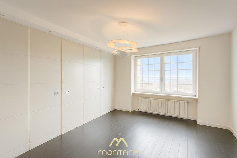 Maison - 300 m² - 7 pièces