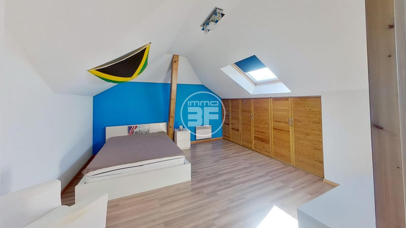 Maison - 260 m² - 6 pièces