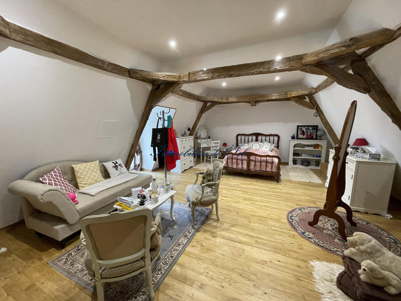 Maison - 396 m² - 13 pièces